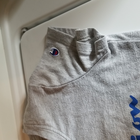 Champion tshirt - Picture 2 of 3